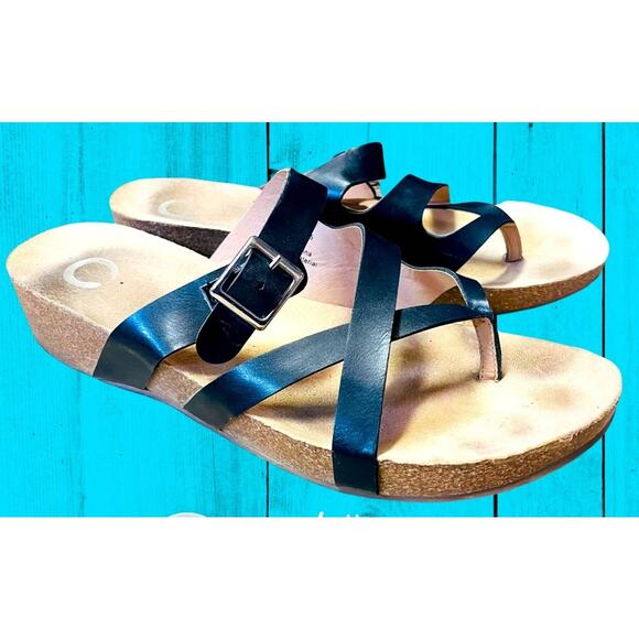 Strappy flat Sandals - Picture 1 of 4